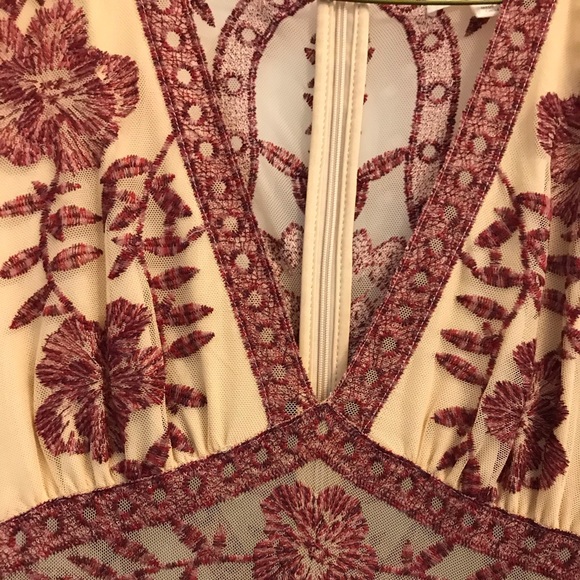 Honey Punch embroidered mesh maxi dress - Picture 4 of 6